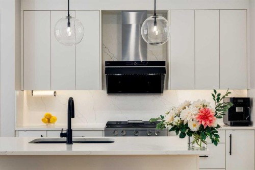 237-7820 Spring Willow Drive Sw, Calgary, AB - Indoor Photo Showing Kitchen With Upgraded Kitchen
