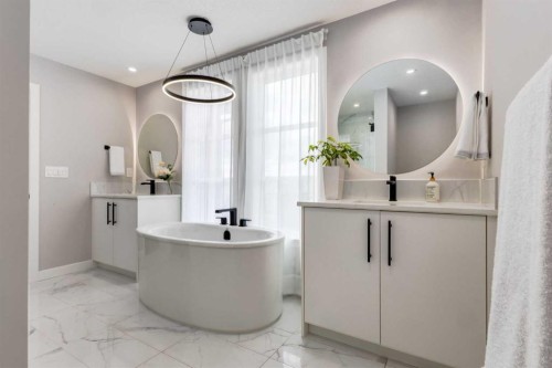 237-7820 Spring Willow Drive Sw, Calgary, AB - Indoor Photo Showing Bathroom