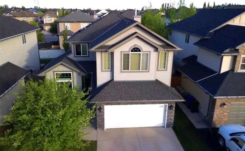 124 LAVENDER Way  Chestermere, AB T1X 0B2