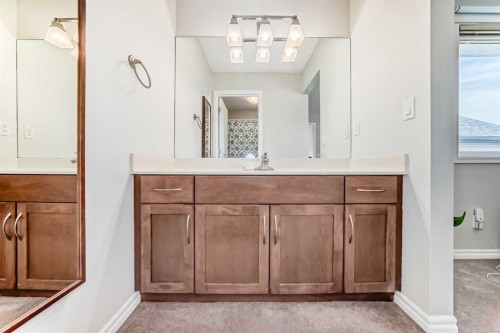 124 Lavender Way, Chestermere, AB - Indoor Photo Showing Bathroom