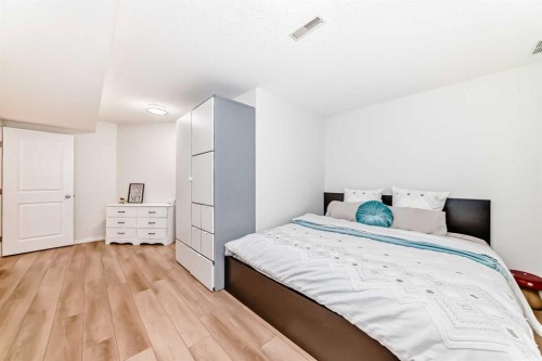 124 Lavender Way, Chestermere, AB - Indoor Photo Showing Bedroom