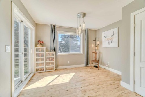 100 Royal Birch Crescent Nw, Calgary, AB - Indoor Photo Showing Other Room
