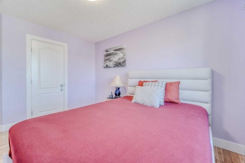 100 Royal Birch Crescent Nw, Calgary, AB - Indoor Photo Showing Bedroom