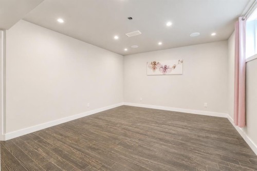 100 Royal Birch Crescent Nw, Calgary, AB - Indoor Photo Showing Other Room