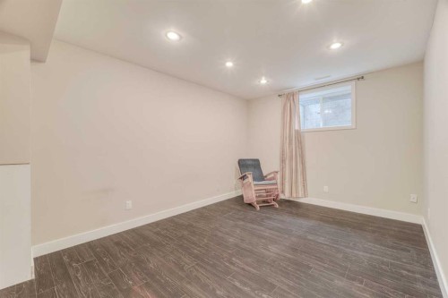 100 Royal Birch Crescent Nw, Calgary, AB - Indoor Photo Showing Other Room