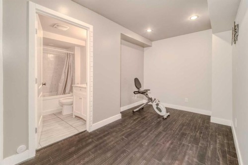 100 Royal Birch Crescent Nw, Calgary, AB - Indoor