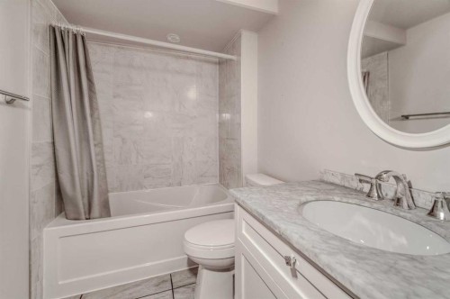 100 Royal Birch Crescent Nw, Calgary, AB - Indoor Photo Showing Bathroom