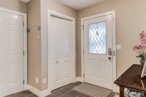 100 Royal Birch Crescent Nw, Calgary, AB - Indoor Photo Showing Other Room