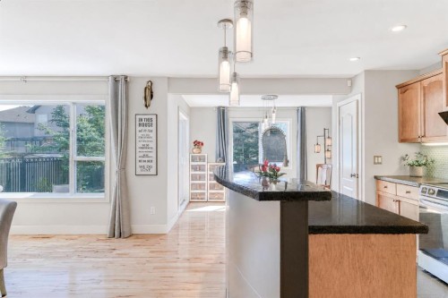 100 Royal Birch Crescent Nw, Calgary, AB - Indoor Photo Showing Kitchen