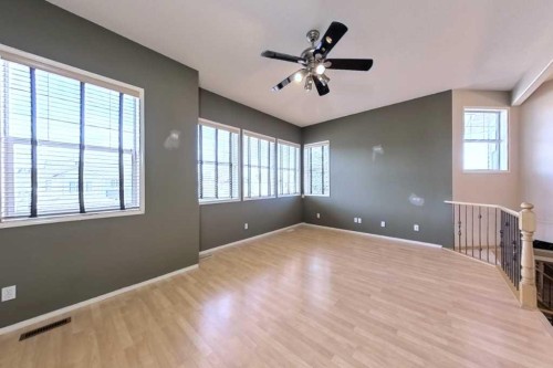 39 Simcoe Terrace Sw, Calgary, AB - Indoor Photo Showing Other Room