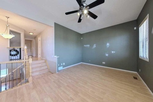 39 Simcoe Terrace Sw, Calgary, AB - Indoor Photo Showing Other Room