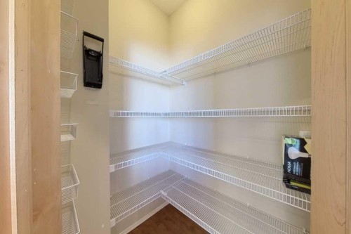 39 Simcoe Terrace Sw, Calgary, AB - Indoor With Storage