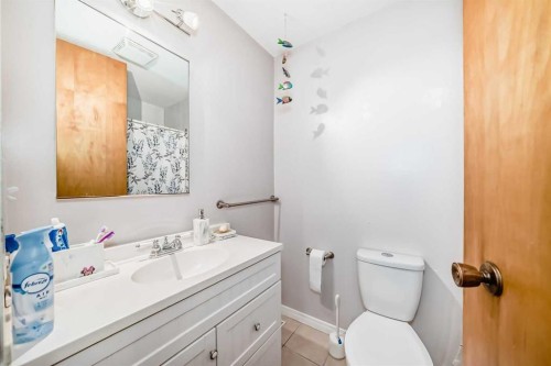 5132 Marian Way Ne, Calgary, AB - Indoor Photo Showing Bathroom