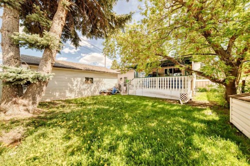 5132 Marian Way Ne, Calgary, AB - Outdoor