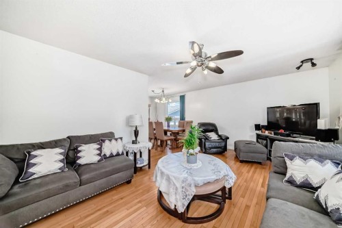 5132 Marian Way Ne, Calgary, AB - Indoor Photo Showing Living Room