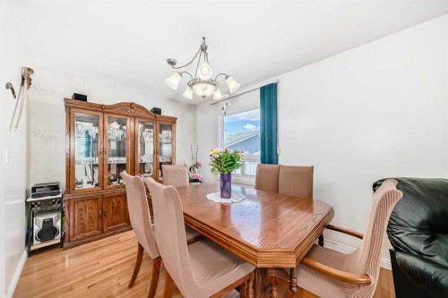 5132 Marian Way Ne, Calgary, AB - Indoor Photo Showing Dining Room