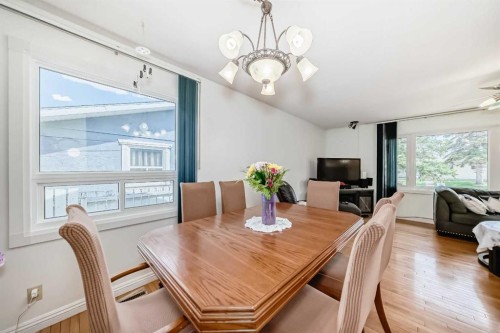 5132 Marian Way Ne, Calgary, AB - Indoor Photo Showing Dining Room