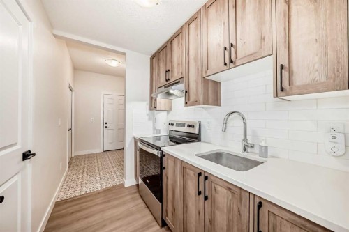 10 Verity Landing Sw, Calgary, AB - Indoor Photo Showing Kitchen