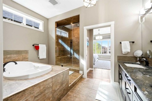 45 Cranbrook Heights Se, Calgary, AB - Indoor Photo Showing Bathroom