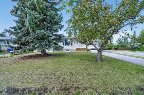 5202 56 Avenue, Olds, AB 
