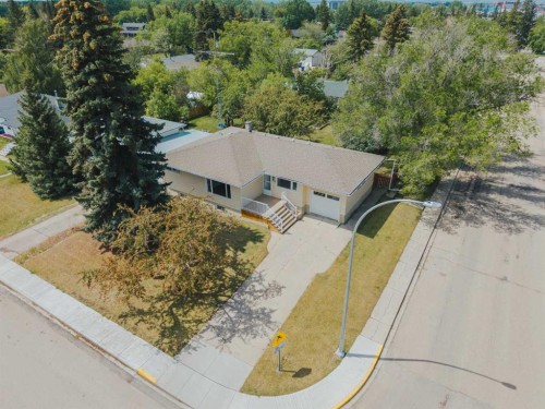 5202 56 Avenue, Olds, AB 
