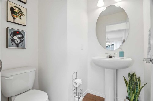 24 Auburn Crest Park Se, Calgary, AB - Indoor Photo Showing Bathroom