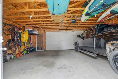 24 Auburn Crest Park Se, Calgary, AB - Indoor Photo Showing Garage