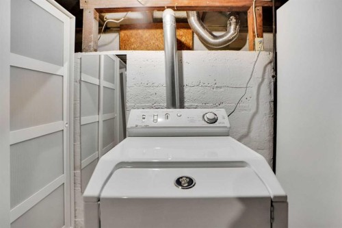 614 19 Avenue Nw, Calgary, AB - Indoor Photo Showing Laundry Room