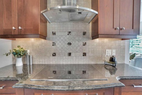 378 Patterson Boulevard Sw, Calgary, AB - Indoor Photo Showing Kitchen With Upgraded Kitchen