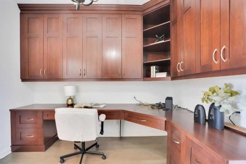 378 Patterson Boulevard Sw, Calgary, AB - Indoor Photo Showing Office
