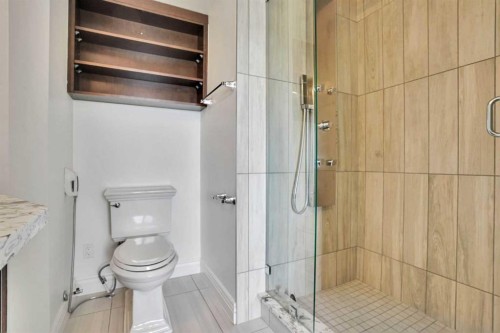 378 Patterson Boulevard Sw, Calgary, AB - Indoor Photo Showing Bathroom