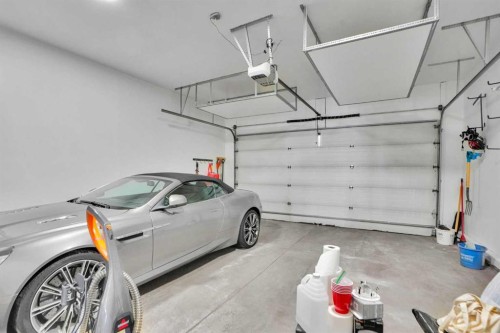 378 Patterson Boulevard Sw, Calgary, AB - Indoor Photo Showing Garage