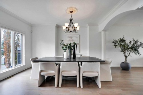 378 Patterson Boulevard Sw, Calgary, AB - Indoor Photo Showing Dining Room