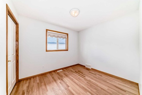 17 Ross Place, Crossfield, AB - Indoor Photo Showing Other Room
