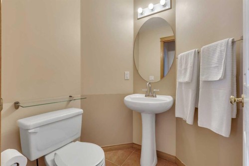 9 Panorama Hills Manor Nw, Calgary, AB - Indoor Photo Showing Bathroom