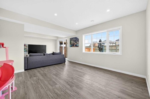 293 Windrow Crescent Sw, Airdrie, AB - Indoor Photo Showing Living Room