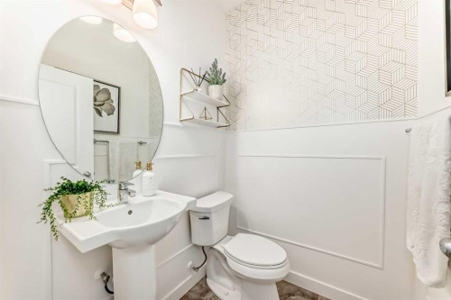 2201 Bayside Circle Sw, Airdrie, AB - Indoor Photo Showing Bathroom