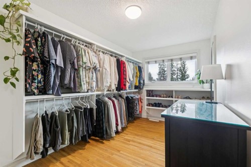 308 99 Avenue Se, Calgary, AB - Indoor With Storage