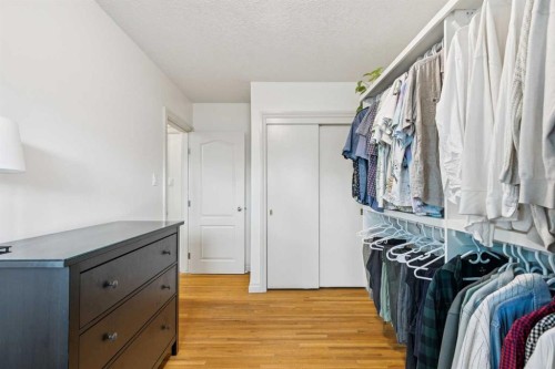 308 99 Avenue Se, Calgary, AB - Indoor With Storage