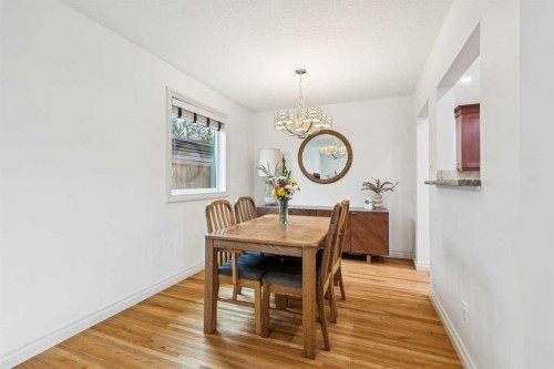308 99 Avenue Se, Calgary, AB - Indoor Photo Showing Dining Room