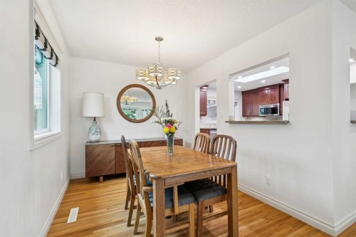 308 99 Avenue Se, Calgary, AB - Indoor Photo Showing Dining Room