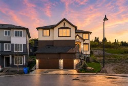 148 Crestridge Terrace SW Calgary, AB T3B 6K5