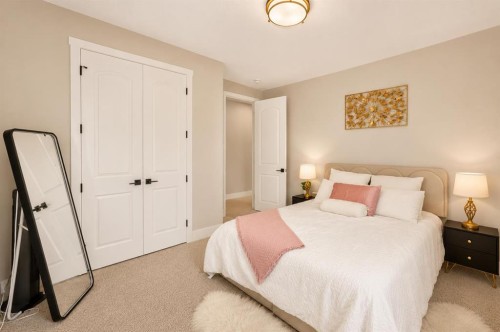 148 Crestridge Terrace Sw, Calgary, AB - Indoor Photo Showing Bedroom