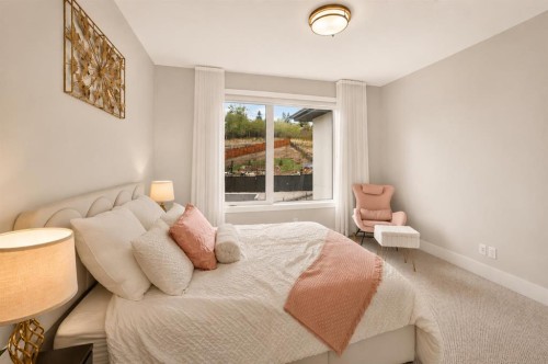 148 Crestridge Terrace Sw, Calgary, AB - Indoor Photo Showing Bedroom