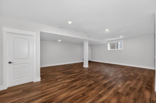 148 Crestridge Terrace Sw, Calgary, AB - Indoor