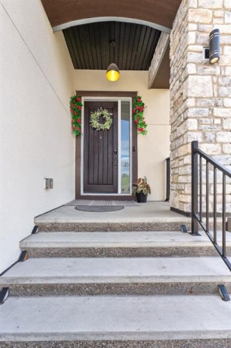 148 Crestridge Terrace Sw, Calgary, AB - Outdoor