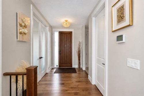 148 Crestridge Terrace Sw, Calgary, AB - Indoor Photo Showing Other Room