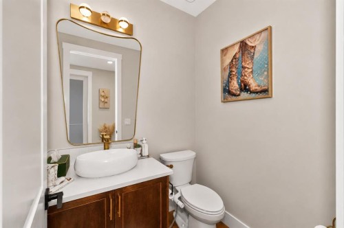 148 Crestridge Terrace Sw, Calgary, AB - Indoor Photo Showing Bathroom