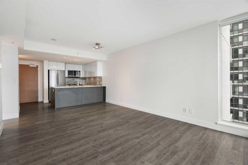1006-519 Riverfront Avenue Se, Calgary, AB - Indoor Photo Showing Kitchen