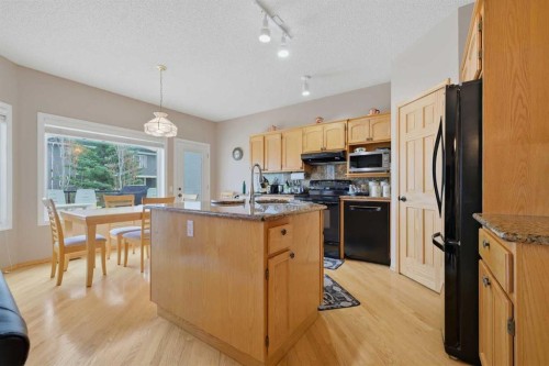 52 Edgebrook Rise Nw, Calgary, AB - Indoor Photo Showing Kitchen